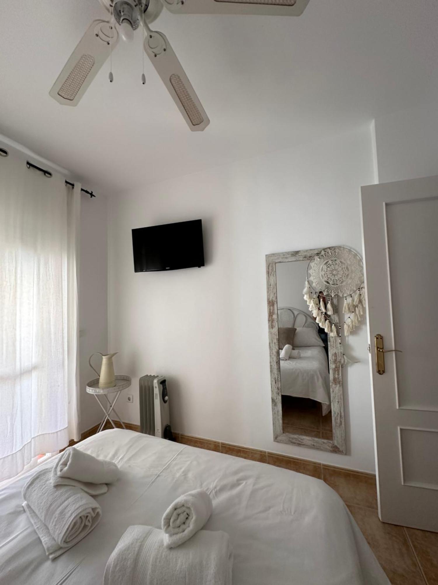Tiyoweh Apartment Nerja Exterior foto